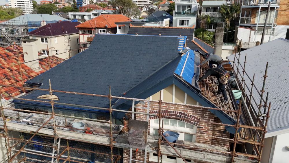 Canadian Glendyne Slate: Ideal for Robust Roof Replacement